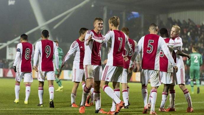 得以毫无后 得以毫无后