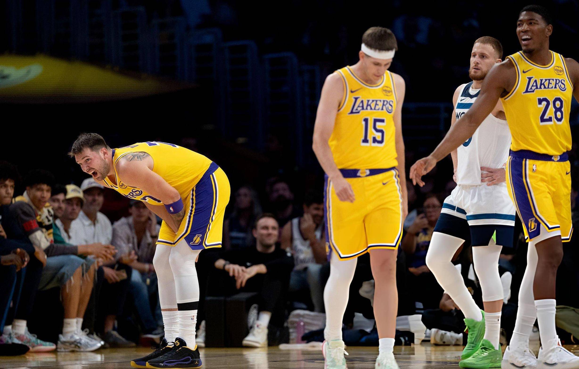 巴萨在前场 巴萨在前场