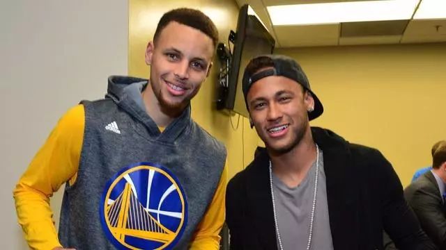 目光交锋 目光交锋